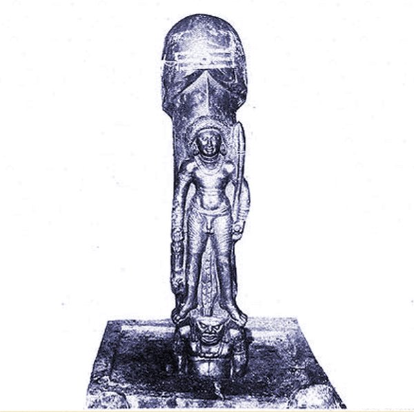 Три печати видьядхара. Шива лингамурти. Храм лингам Шивы. Статуя Шива лингамурти. Фаллический символ Шива.